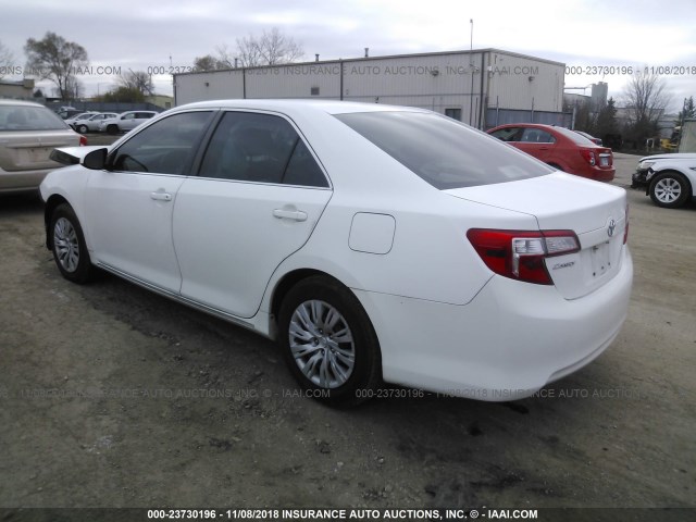 4T4BF1FK4CR267873 - 2012 TOYOTA CAMRY SE/LE/XLE თეთრი ფოტო 3