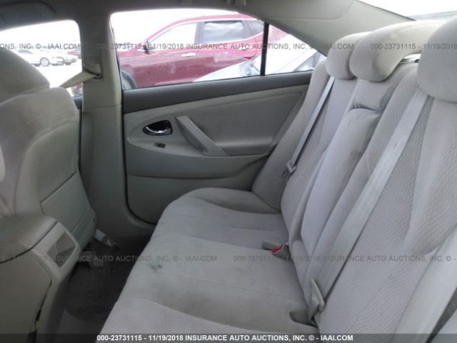 4T1BF3EK2AU517003 - 2010 TOYOTA CAMRY SE/LE/XLE შავი ფოტო 8