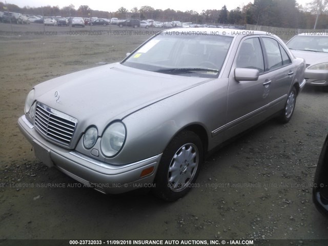 WDBJF82H0XX026716 - 1999 MERCEDES-BENZ E 320 4MATIC BEIGE photo 2