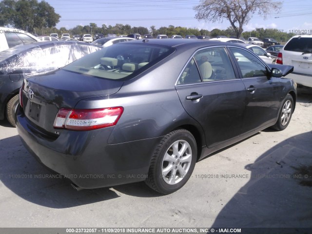 4T1BK3EK3BU614790 - 2011 TOYOTA CAMRY SE/LE/XLE GRAY photo 4