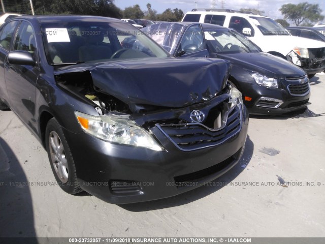 4T1BK3EK3BU614790 - 2011 TOYOTA CAMRY SE/LE/XLE GRAY photo 6