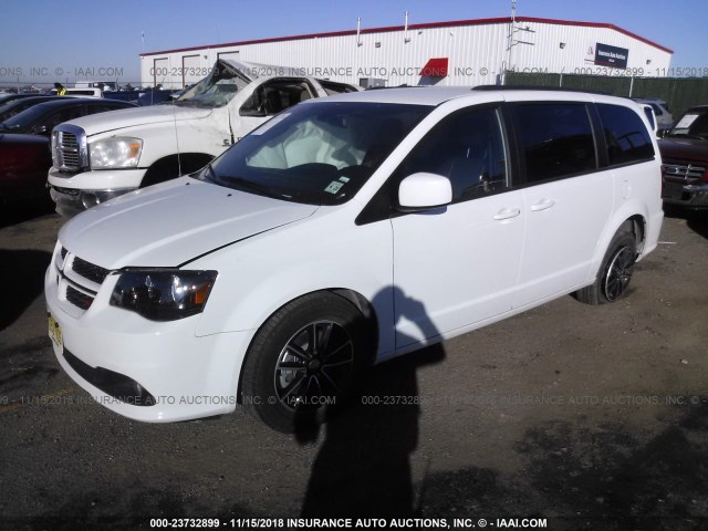 2C4RDGEG8JR337002 - 2018 DODGE GRAND CARAVAN GT WHITE photo 2