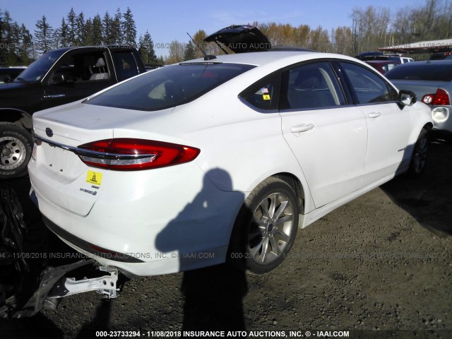 3FA6P0LU5HR181442 - 2017 FORD FUSION SE HYBRID WHITE photo 4