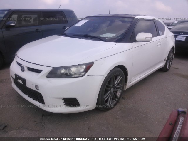 JTKJF5C78B3009712 - 2011 TOYOTA SCION TC 白色 照片 2