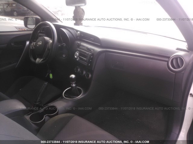 JTKJF5C78B3009712 - 2011 TOYOTA SCION TC 白色 照片 5