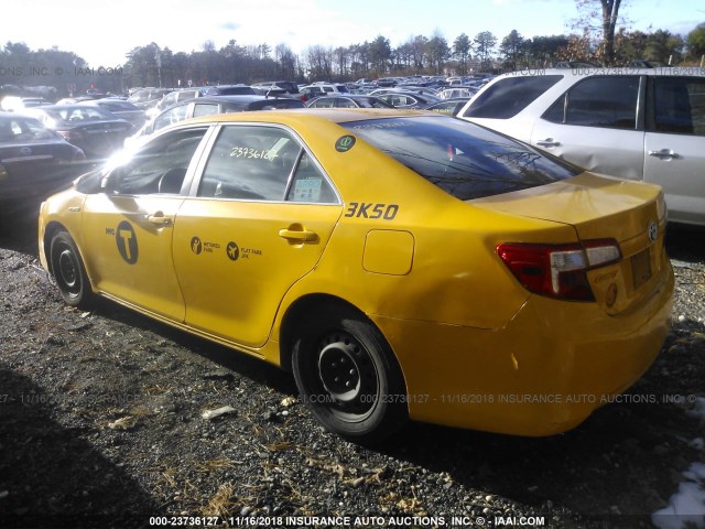 4T1BD1FK1CU019354 - 2012 TOYOTA CAMRY HYBRID/LE/XLE YELLOW photo 3