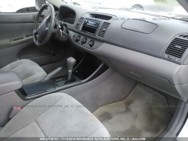4T1BE32K43U166475 - 2003 TOYOTA CAMRY LE/XLE/SE SILVER photo 5