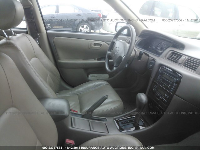 4T1BF28K61U128211 - 2001 TOYOTA CAMRY LE/XLE 黑色 照片 5