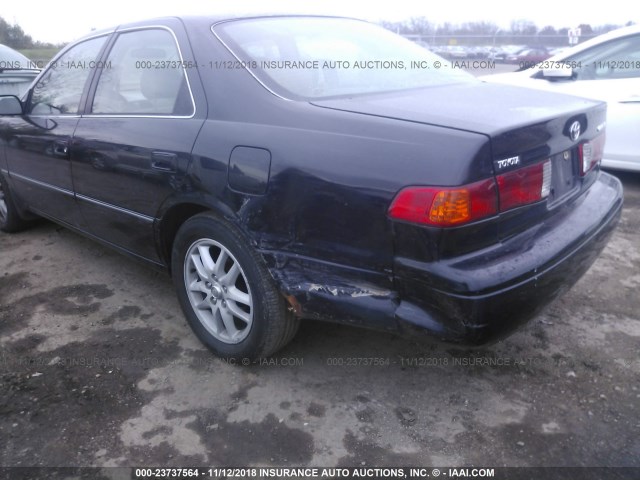 4T1BF28K61U128211 - 2001 TOYOTA CAMRY LE/XLE 黑色 照片 6