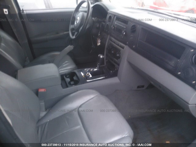 1J8HG48N06C212113 - 2006 JEEP COMMANDER BLUE photo 5