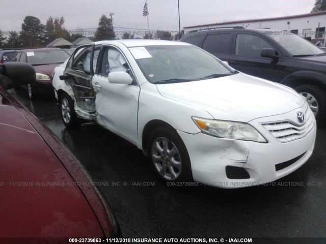 4T1BF3EK9BU690003 - 2011 TOYOTA CAMRY SE/LE/XLE WHITE photo 1