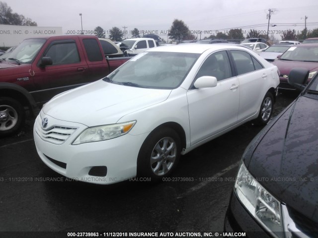 4T1BF3EK9BU690003 - 2011 TOYOTA CAMRY SE/LE/XLE WHITE photo 2