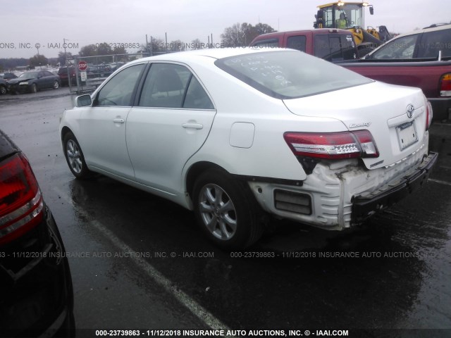 4T1BF3EK9BU690003 - 2011 TOYOTA CAMRY SE/LE/XLE თეთრი ფოტო 3
