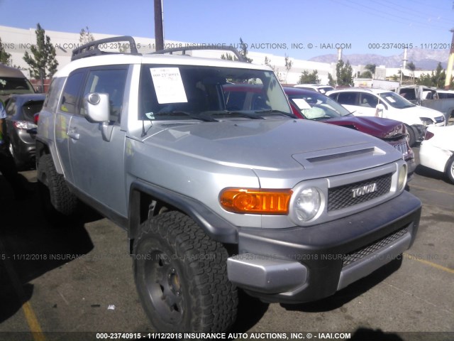 JTEZU11F970010147 - 2007 TOYOTA FJ CRUISER GRAY photo 1