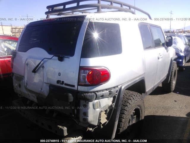 JTEZU11F970010147 - 2007 TOYOTA FJ CRUISER GRAY photo 4