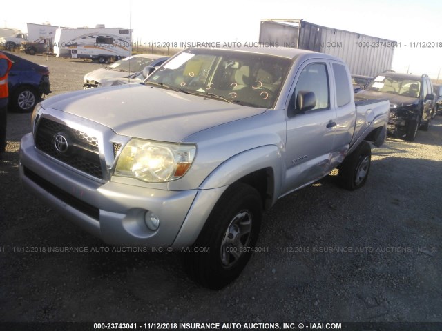 5TFTU4GN5BX003951 - 2011 TOYOTA TACOMA PRERUNNER ACCESS CAB SILVER photo 2