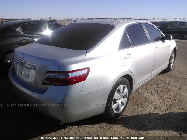 4T1BK46K47U029664 - 2007 TOYOTA CAMRY NEW GENERAT LE/XLE/SE SILVER photo 4