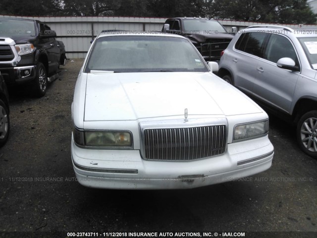 1LNLM81W5VY617983 - 1997 LINCOLN TOWN CAR EXECUTIVE WHITE photo 6