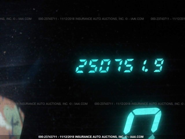 1LNLM81W5VY617983 - 1997 LINCOLN TOWN CAR EXECUTIVE WHITE photo 7