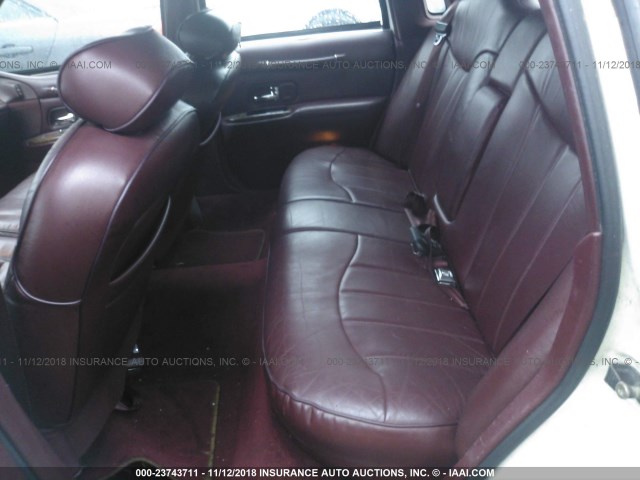 1LNLM81W5VY617983 - 1997 LINCOLN TOWN CAR EXECUTIVE WHITE photo 8