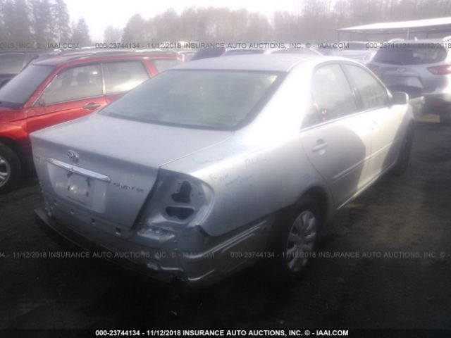 4T1BE32K35U941495 - 2005 TOYOTA CAMRY LE/XLE/SE SILVER photo 4