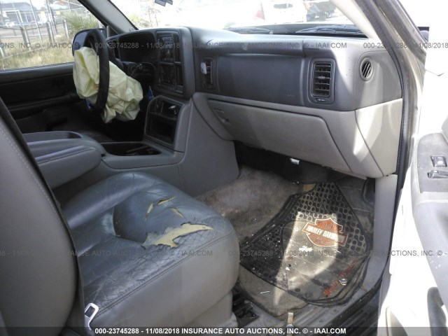 1GNEC16Z33J111382 - 2003 CHEVROLET SUBURBAN C1500 TAN photo 5