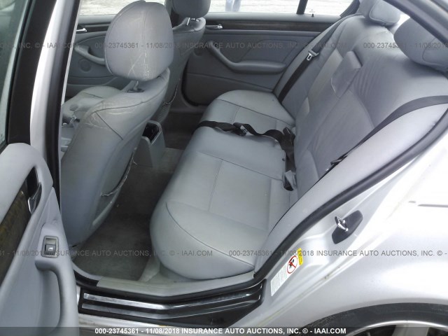 WBAAM5331XFR05444 - 1999 BMW 328 I AUTOMATIC Արծաթագույն լուսանկար 8