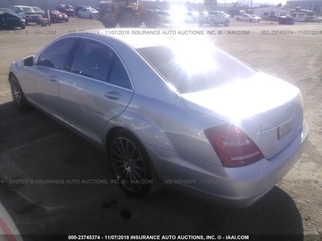 WDDNG7BB3AA329057 - 2010 MERCEDES-BENZ S 550 SILVER photo 3