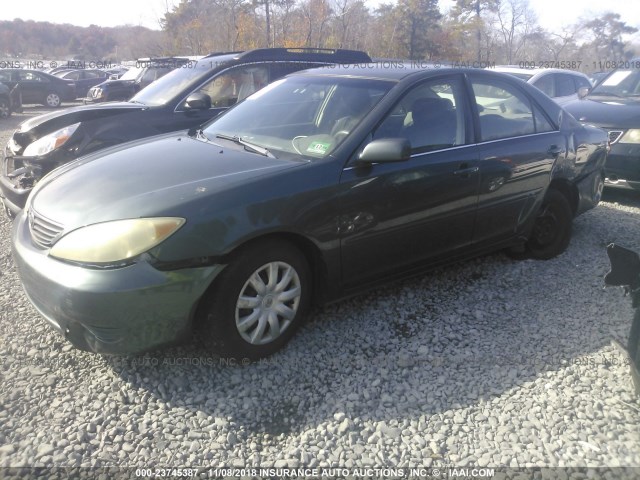 4T1BE30KX6U147341 - 2006 TOYOTA CAMRY LE/XLE/SE GREEN photo 2