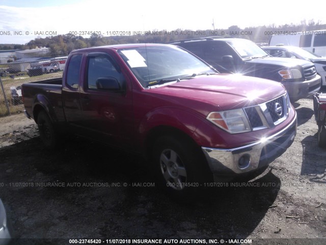 1N6AD06U17C456954 - 2007 NISSAN FRONTIER KING CAB LE/SE/OFF ROAD RED photo 1