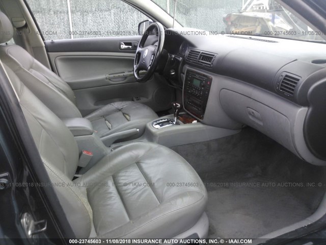 WVWWH63B63E376101 - 2003 VOLKSWAGEN PASSAT GLX GRAY photo 5