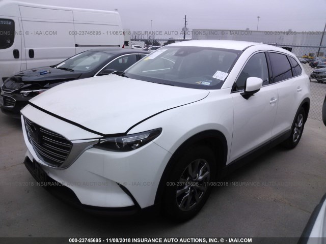 JM3TCACYXJ0223215 - 2018 MAZDA CX-9 TOURING WHITE photo 2