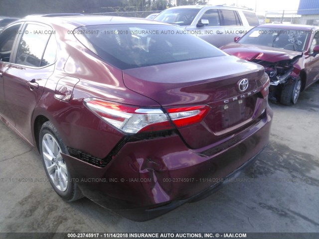 4T1B11HK8JU567418 - 2018 TOYOTA CAMRY L/LE/XLE/SE/XSE RED photo 6