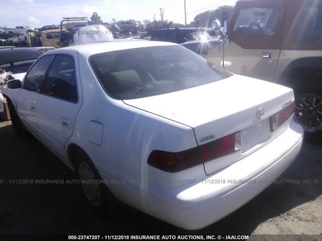 4T1BG22K2YU758808 - 2000 TOYOTA CAMRY CE/LE/XLE 白色 照片 3