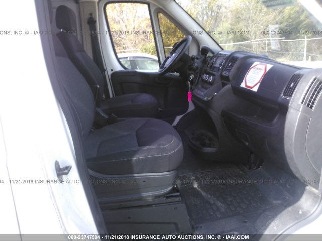 3C6TRVCG3HE511107 - 2017 RAM PROMASTER 2500 2500 HIGH WHITE photo 5