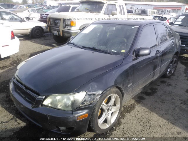 JTHBD192X40093282 - 2004 LEXUS IS 300 BLACK photo 2