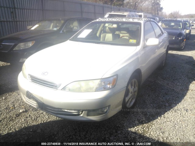 JT8BF28G915109693 - 2001 LEXUS ES 300 WHITE photo 2