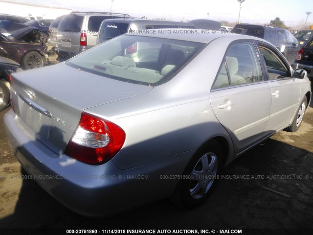 4T1BE32K82U586528 - 2002 TOYOTA CAMRY LE/XLE/SE SILVER photo 4