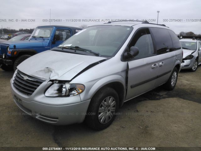 1C4GP45R45B375149 - 2005 CHRYSLER TOWN & COUNTRY  SILVER photo 2