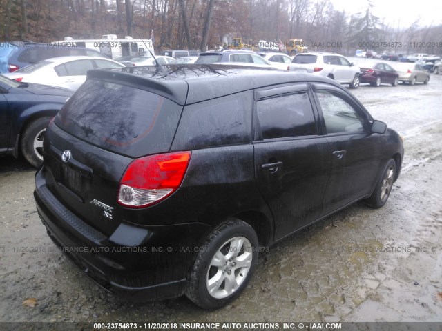 2T1KR38E84C209286 - 2004 TOYOTA COROLLA MATRIX XR BLACK photo 4