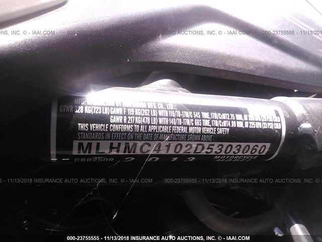 MLHMC4102D5303060 - 2013 HONDA CBR250 R WHITE photo 10