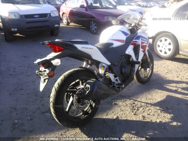 MLHMC4102D5303060 - 2013 HONDA CBR250 R WHITE photo 4