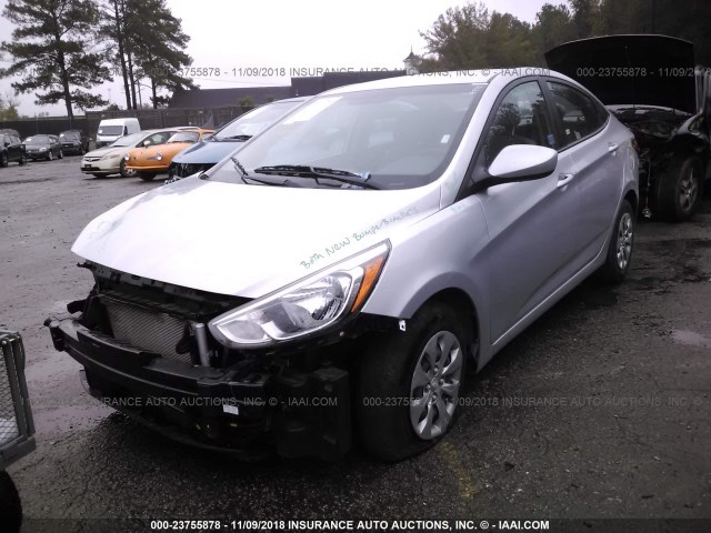 KMHCT4AE0HU249372 - 2017 HYUNDAI ACCENT SE SILVER photo 2