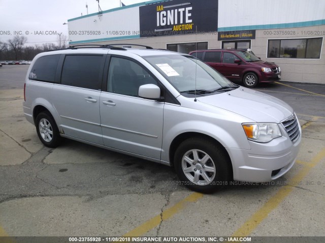 2A4RR5D12AR421233 - 2010 CHRYSLER TOWN & COUNTRY TOURING SILVER photo 1