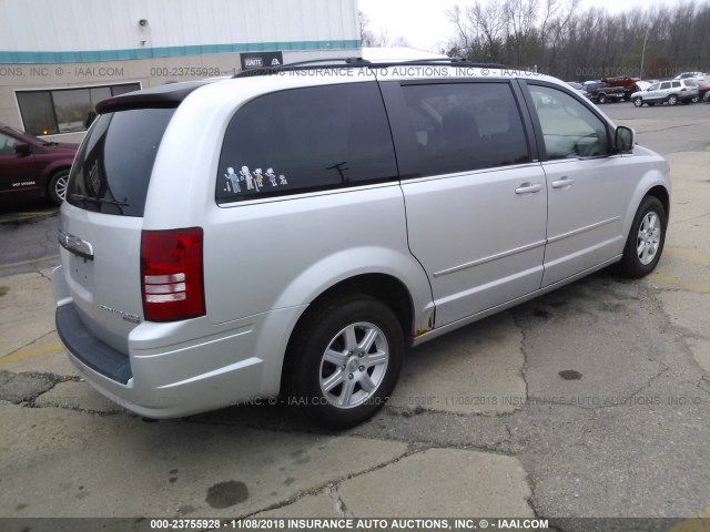 2A4RR5D12AR421233 - 2010 CHRYSLER TOWN & COUNTRY TOURING SILVER photo 4