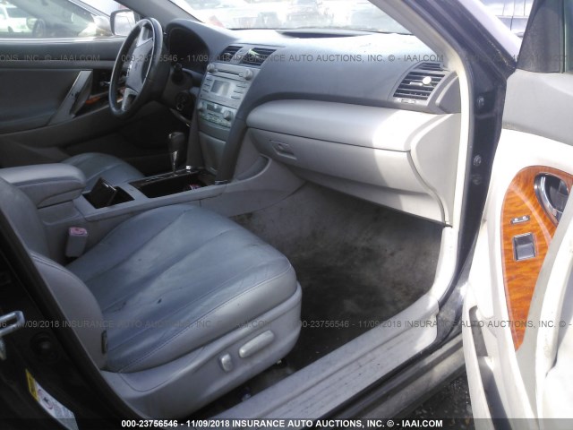 4T1BE46K58U781317 - 2008 TOYOTA CAMRY CE/LE/XLE/SE BLACK photo 5