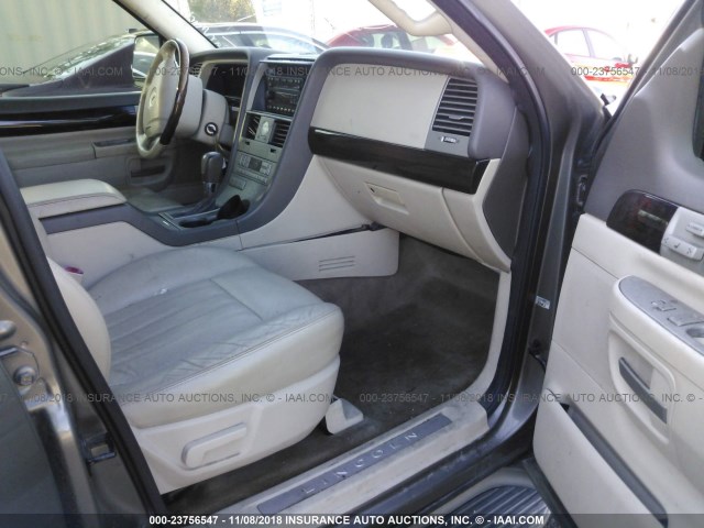 5LMEU88H64ZJ06160 - 2004 LINCOLN AVIATOR 灰色 照片 5