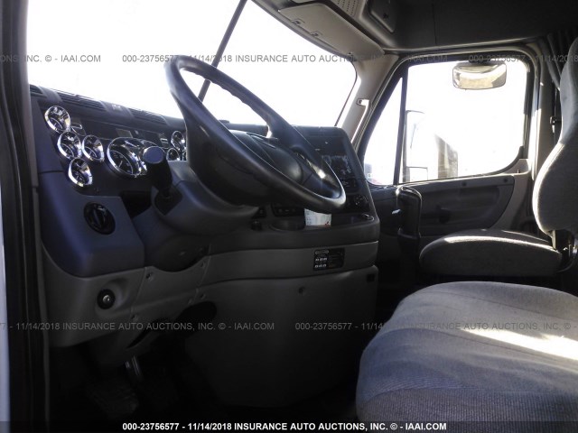 1FUJGLDR5BSBB9445 - 2011 FREIGHTLINER CASCADIA 125  Unknown photo 5