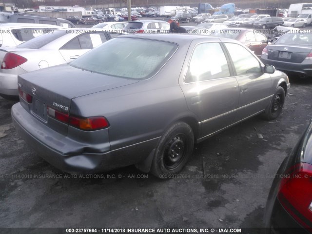 4T1BG22K6WU225731 - 1998 TOYOTA CAMRY CE/LE/XLE 灰色 照片 4