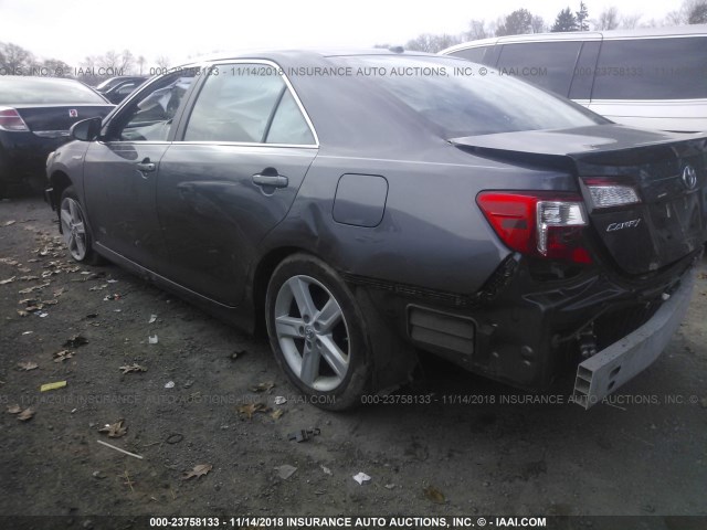 4T1BD1FK2EU137531 - 2014 TOYOTA CAMRY HYBRID/LE/XLE 灰色 照片 3
